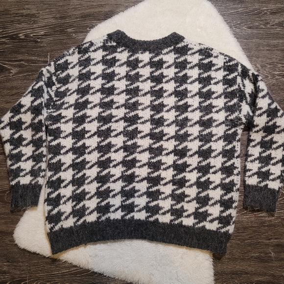 Oak + Fort Houndstooth Wool Blend Sweater in Charcoal Grey and White Sz M - Picture 3 of 7
